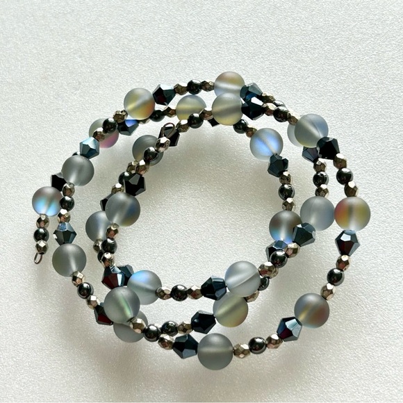 Iridescent Blue Glass Moonstone Bracelet on Memory Wire - Picture 7 of 8